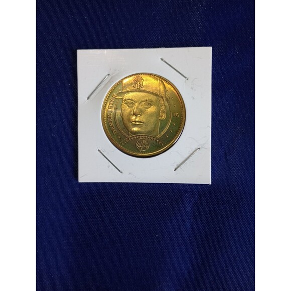 1997 Pinnacle Mint Collection Derek Jeter #16 Baseball Coin - Picture 1 of 2